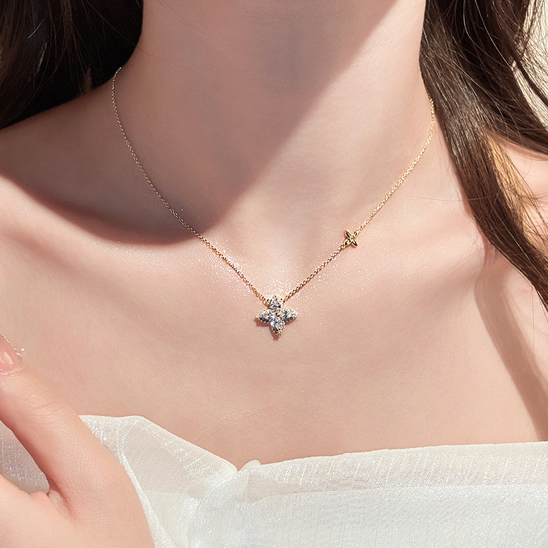 Light Niche Full Dia Four-Leaf Clover Pendant Necklace for Women, High-End Clavicle Chain, 2025 New Model, Daily Versatile Neck Chain Jewelry for Wome