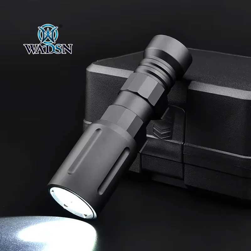 Wadsn Metal PLHv2-18650 Scout Light Tactical Flashlight Thornta Hunting Light Offset Adapter Mount fits 20mm Picatinny Rail R250728