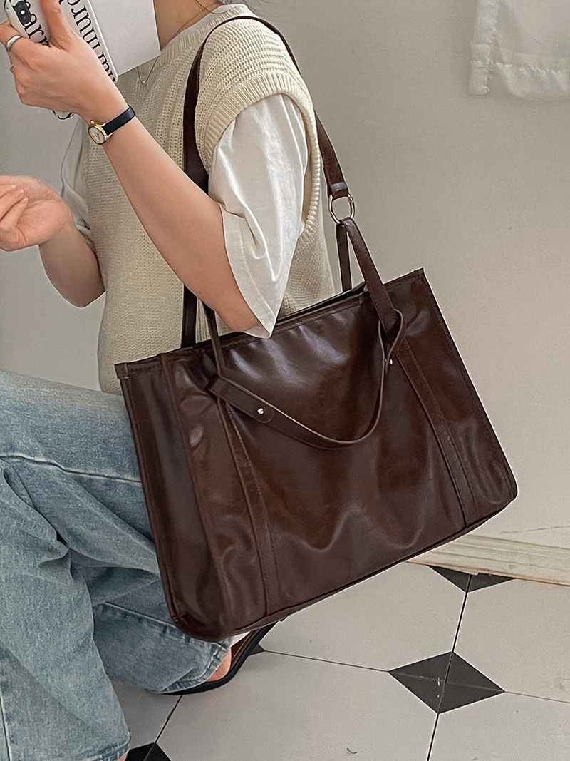 Designer Bag Minimalist Retro Texture Large Luxury Bag Capacity Commuter Bag Square Student Versatile Tote Bag Handheld Shoulder Crossbody Bag Trendy 