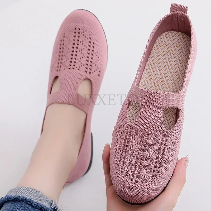 Fashionable and Breathable Summer Mesh Lightweight Mother Shoes Slip on Flat Casual Non Slip Sports Vulcanized Shoes for Women 250724