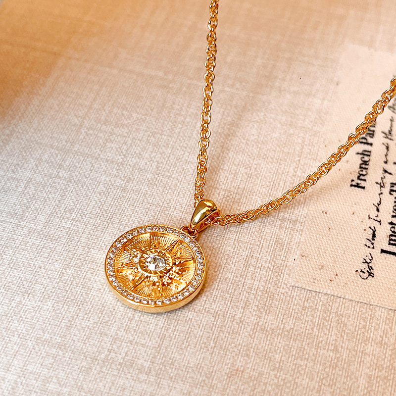 Traditional Inlaid Dia Round Suower Gold-Plated Necklace for Women 2025 New Style Elegant Sweater Chain Light High-End Feel Jewelry for Women