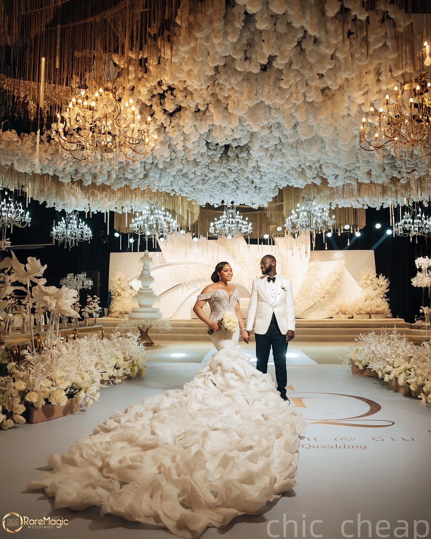 2025 Aso Ebi Plus Size Ivory Mermaid Wedding Dress Lace Beaded Crystals Tiers Organza Vintage Bridal Gowns Dresses ZJ0680