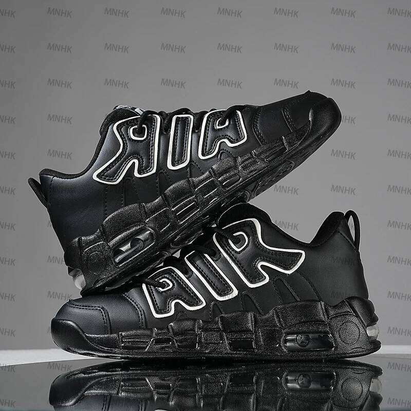 0 2 5 New Running Lightweight Outdoor Walking Shoes / Comfortable Men's Sports Training Shoes.