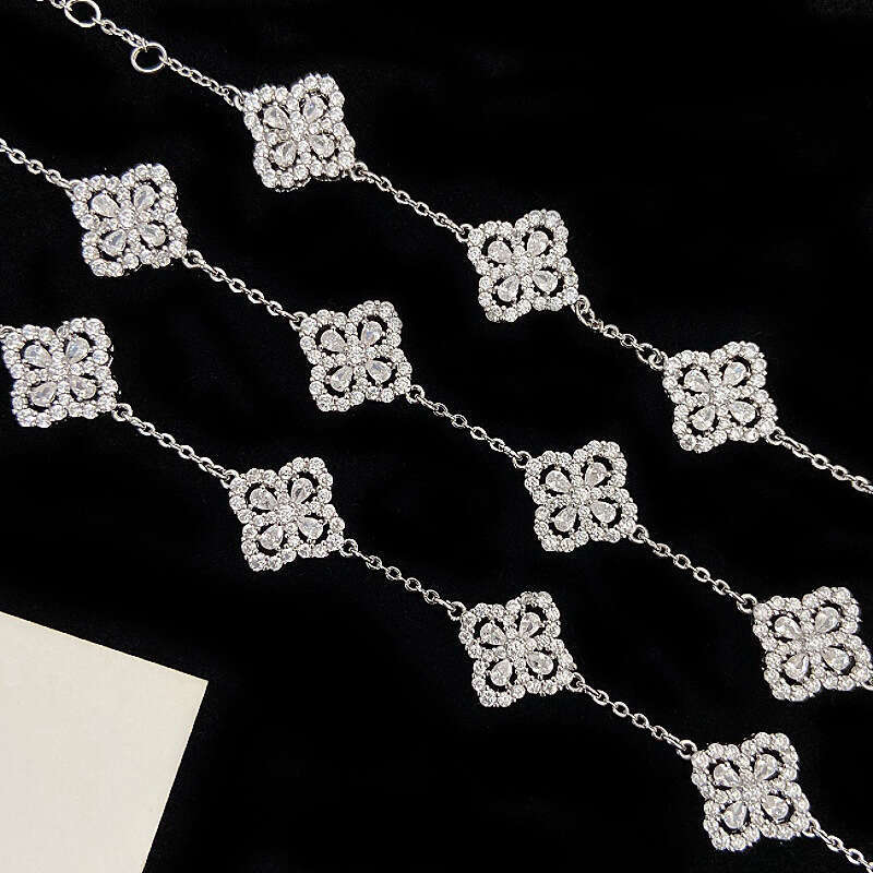 Four-Leaf Flower Full Dia Sier Hollow Micro-Paved Zircon Bracelet for Women, Designer Niche High-End Jewelry Heavy Craft Accessories
