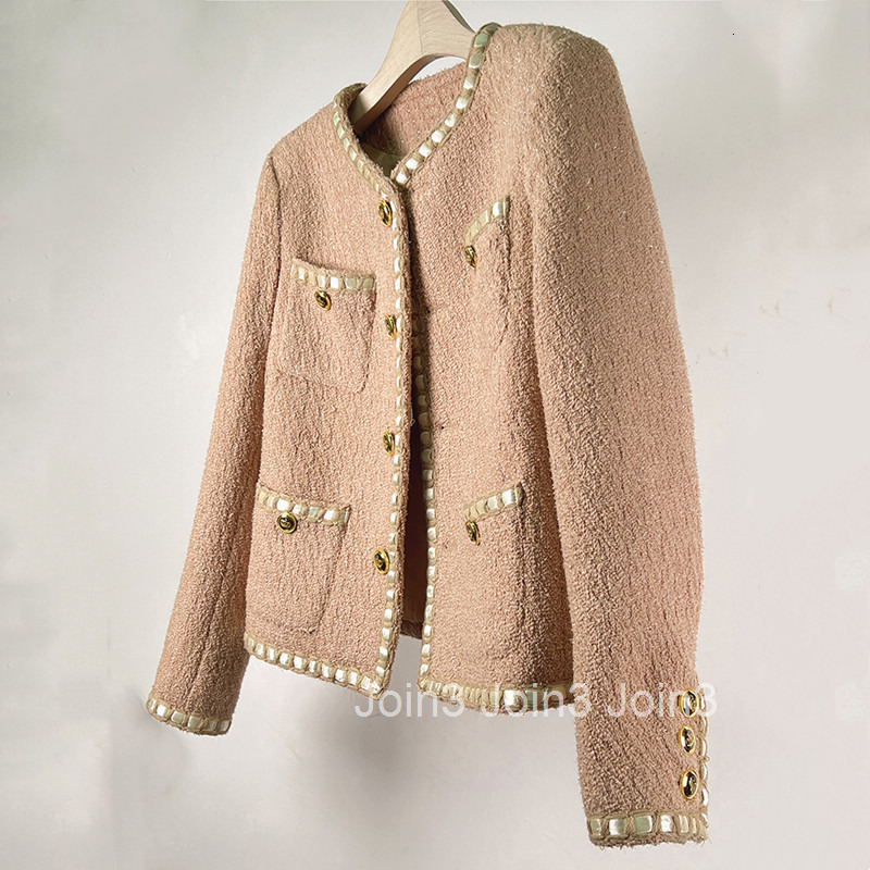 South Koreas East Gate Texture Small Fragrance Coat Womens Thick Flower Woven Fabric Autumn and Winter New Little Guy Wear Network Red Book South Oil