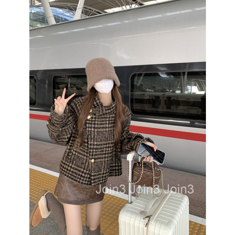 Winter New Fashionable Socialite Age-Reducing Lapel Cardigan Long Sleeve Quilted Short Coat Womens Top