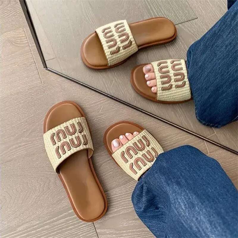 Designer free shipping 2025 new fashionable flat bottomed casual woven sandals indoor outdoor slippers for women