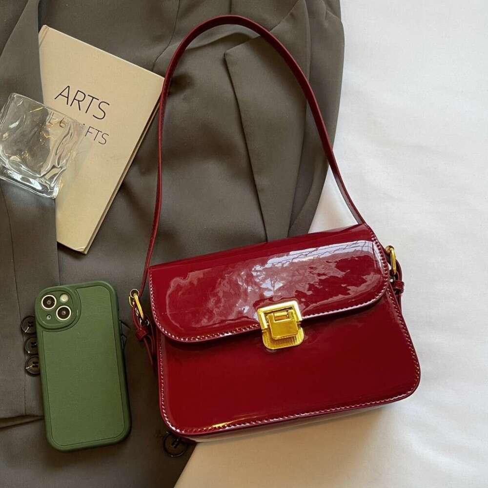 Elegant Patent Leather Small Square for Women 2025 New Lock Buckle Crossbody Solid Color Versatile Shoulder Underarm Bag Casual