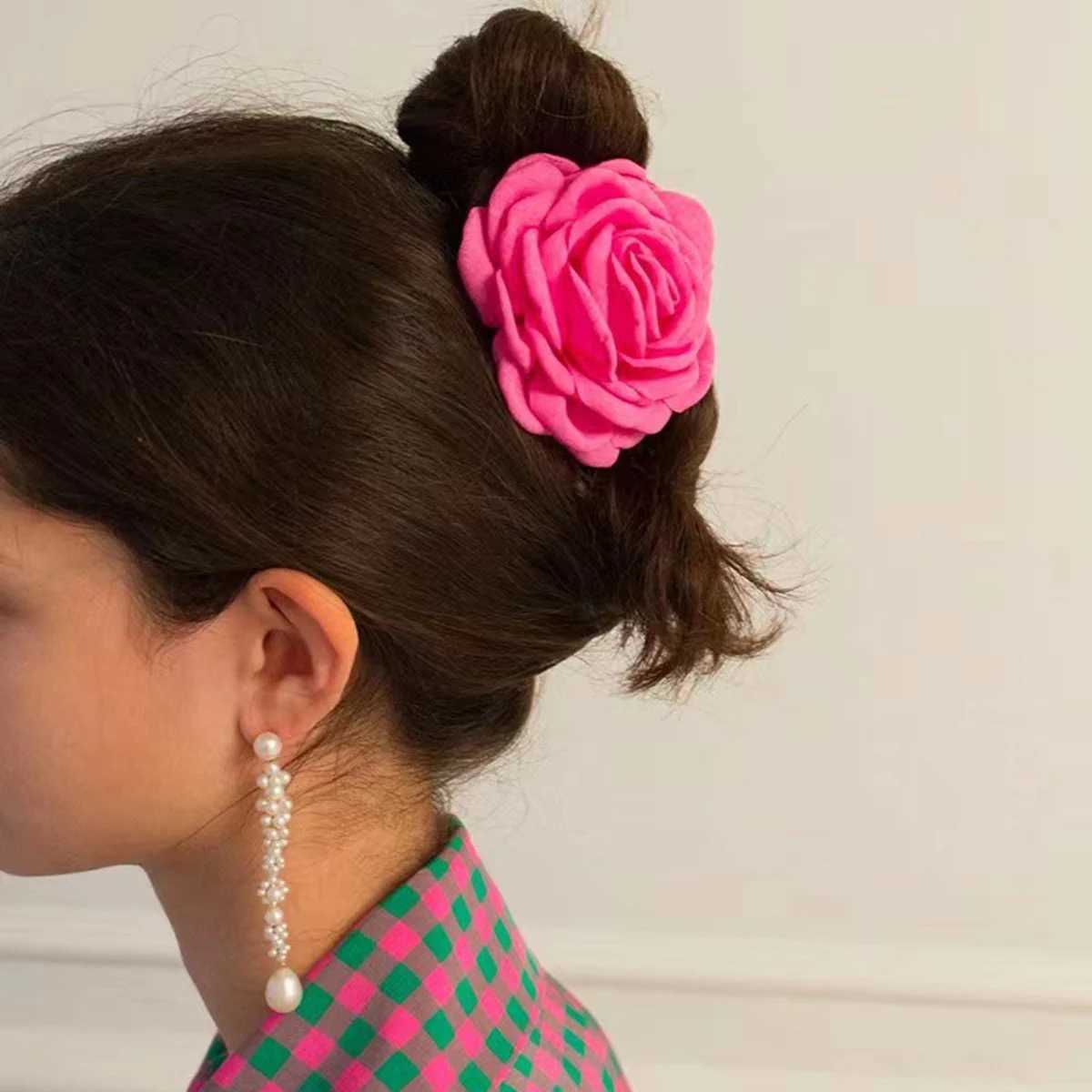 1PC Fabric Rose Flower Hair Claw Clips For Women Girls Hair Clip Barrette Plastic Hair Clamps Headwear Hair Accessories Z250729
