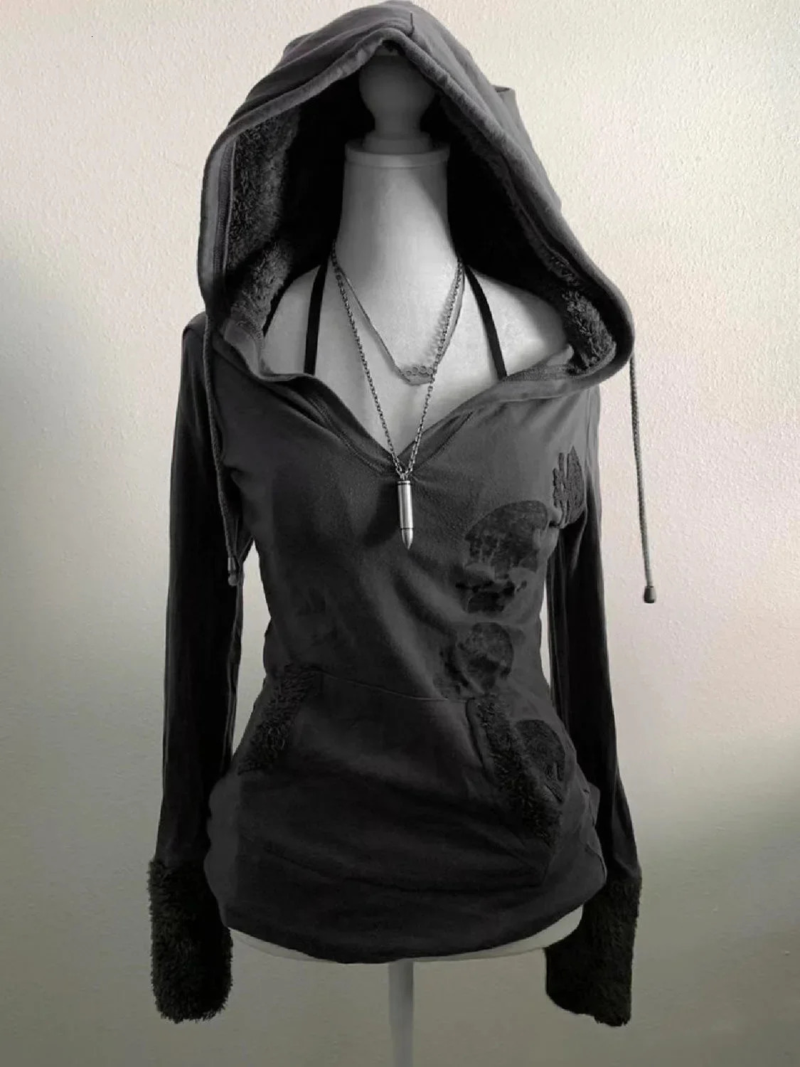2K Retro Gray Pullover Lamb Wool Hooded Sweatshirt Women Clothes Harajuku Girl Slim Autumn Winter Goth Sexy Tops 250729