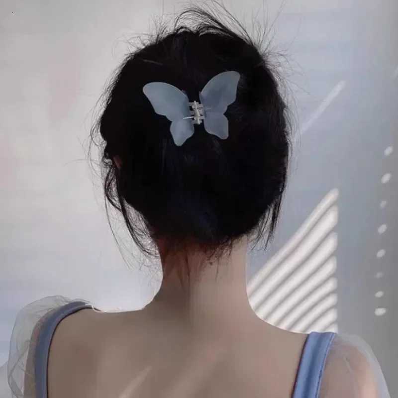 Butterfly Acrylic Hair Claw for Women Girls Solid Color Sweet Matte Hair Clips Crab Simple Fashion Korean Chic Hair Accessories Z250729