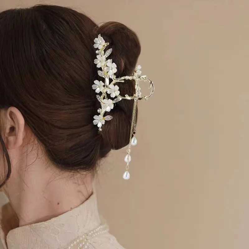 Pearl Flower Tassel Hair Claw for Women Cute Sweet Hair Clip Girls Fashion Elegance Headdress Korean Exquisite Hair Accessories Z250729