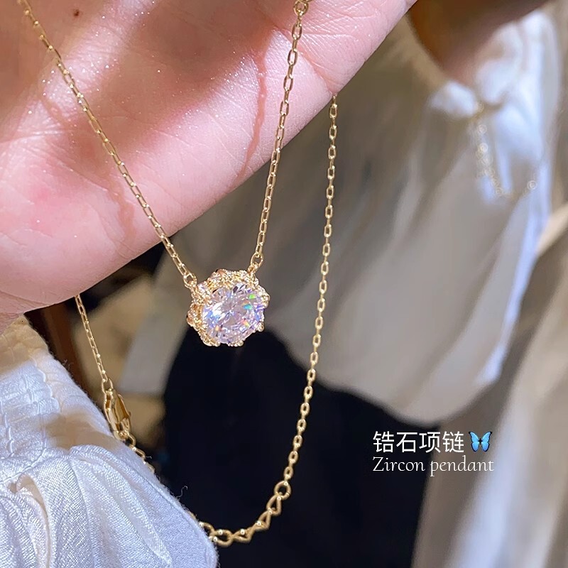 Golden Round Crystal Pendant for Women 2025 New High-end Light Niche Collarbone Chain Necklace Accessories Jewelry for Women Jewelry for Women
