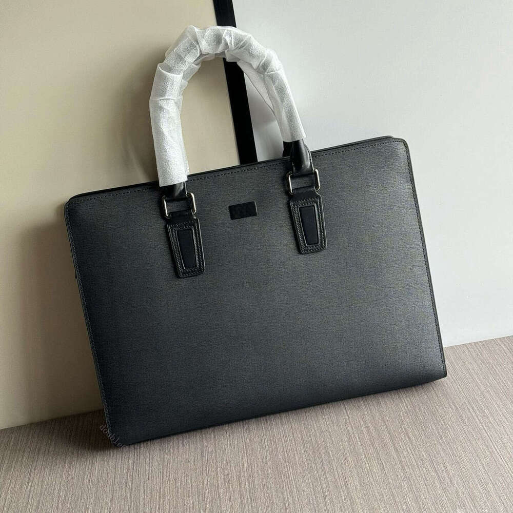 Luxury designer men's leather briefcase classic business bag messenger bag shoulder bag crossbody bag work bag outdoor bag laptop bag document case