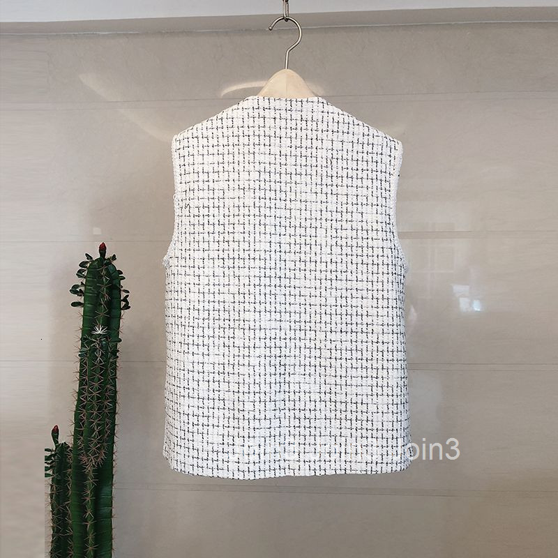 Autumn Summer New Style Socialite Elegant Small Fragrance Button Decoration Sleeveless Slimming Feminine Vest