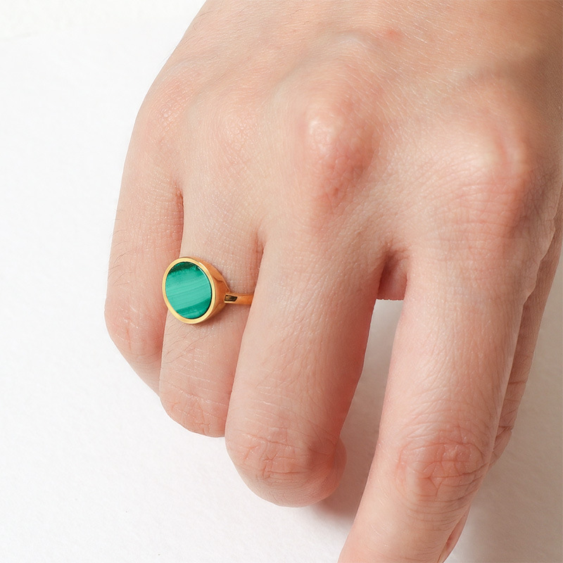 Fashionable 18k Gold Plated Stainless Steel Jewelry Set for Women with Peacock Crystal Triangle Inlaid Round Stone Daily Banquet Pendant Necklace