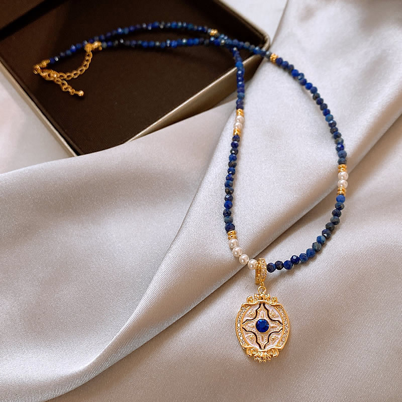 2025 New Vintage Micro Inlaid Pendant Blue Beaded Niche Design Light Collarbone Chain High-end Necklace Jewelry for Women