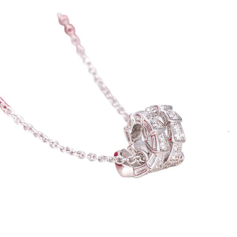 V Circle Head and Tail Dia Snake Bone Necklace for Women, Rose Gold Plated, Fully Inlaid with Dias, Snake-Shaped Double Ring Pendant Trend