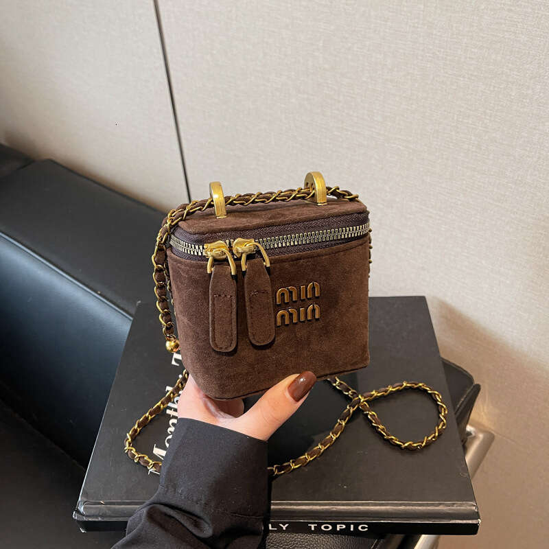 Bucket Niche Mini for Women 2024 New Matte Chain Crossbody Autumn Winter Casual Lipstick Bag