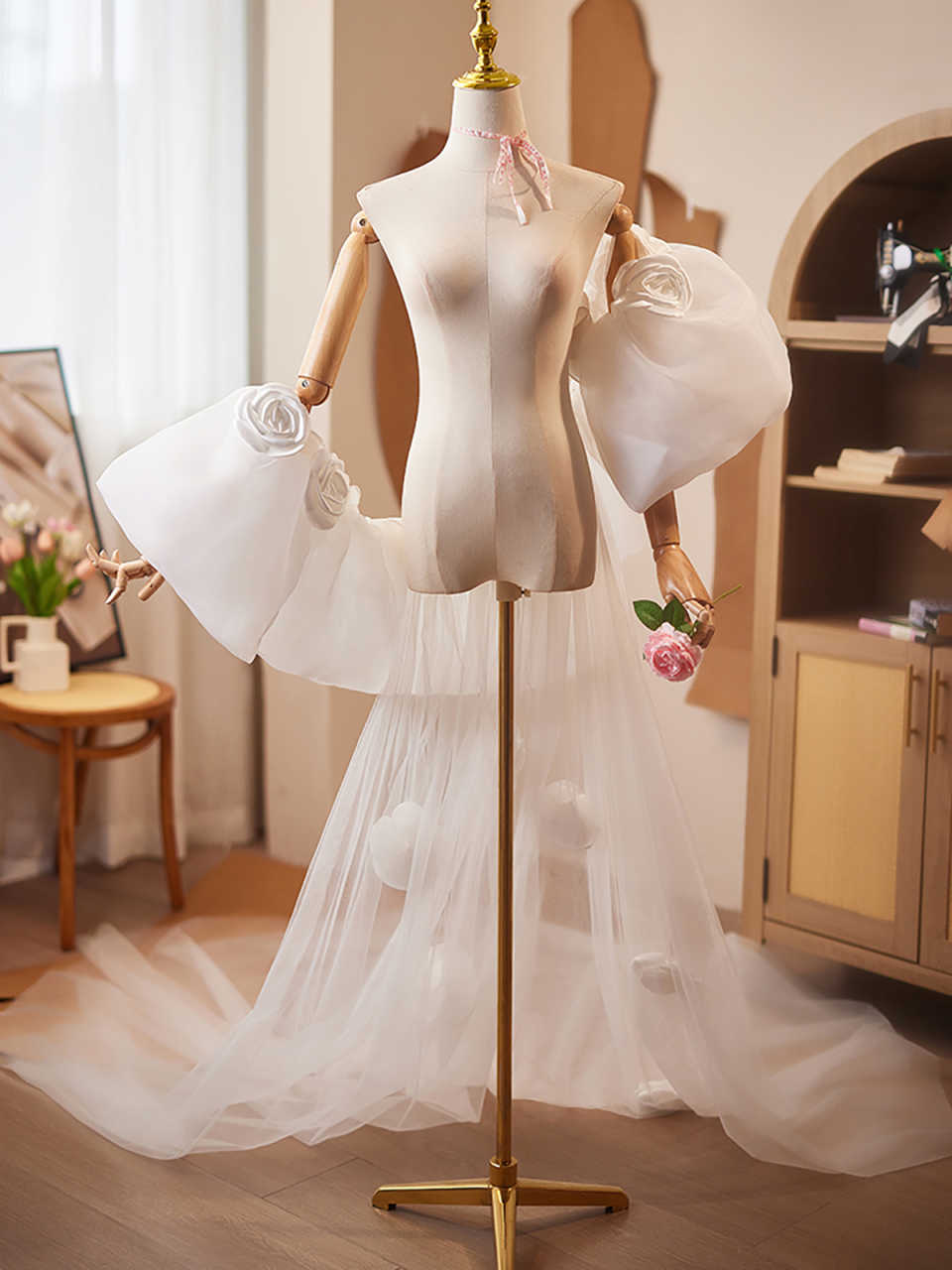 Fashion Wedding Wrap White Handmade Rose Flowers Bride Shawl Princess Appliques 220cm Length Bridal Cape High Quality Customized