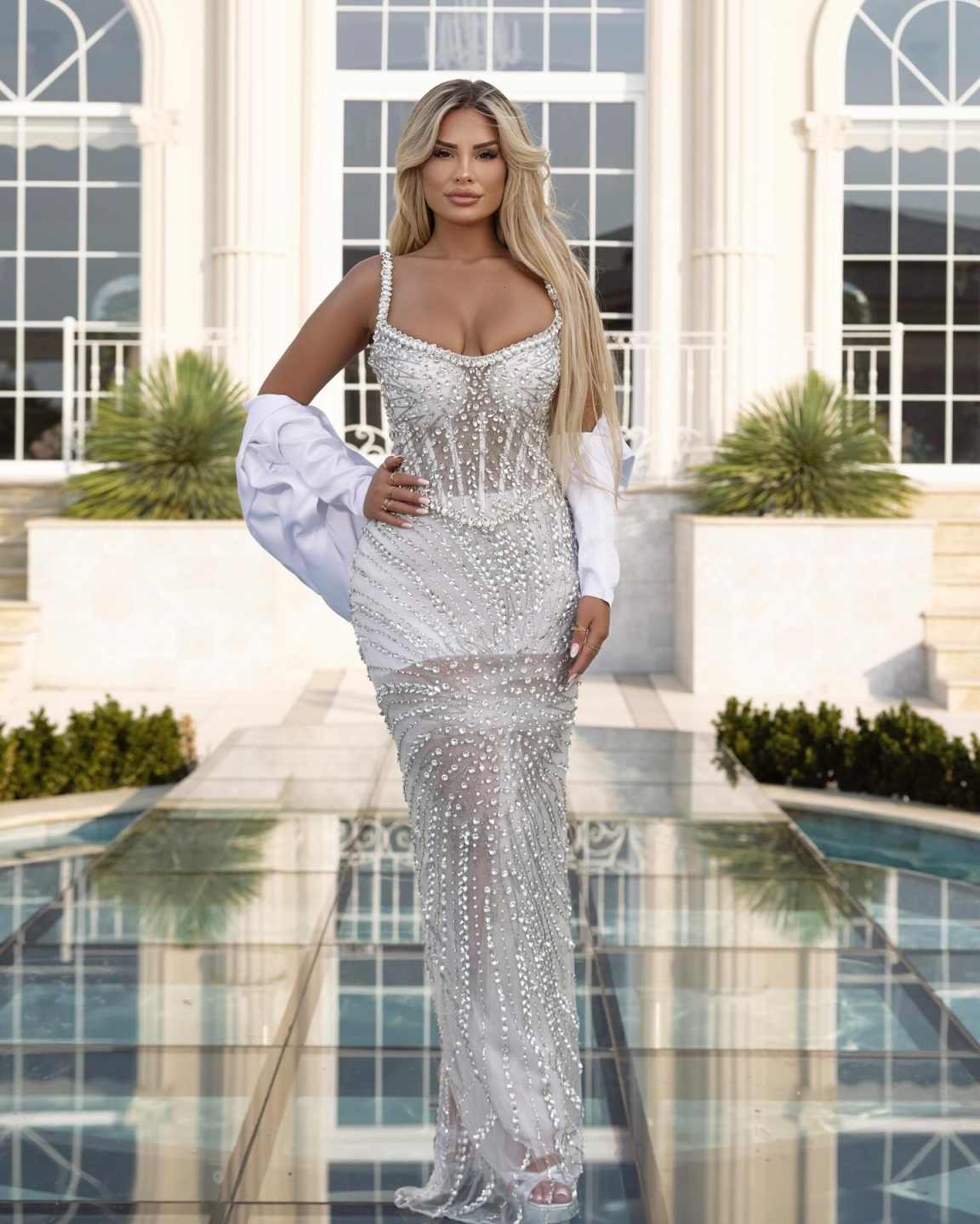 Luxurious Crystal Mermaid Wedding Dresses Beaded Spaghetti Strap Sleeveless Bride Dress Floor Length Bridal Dress Customized