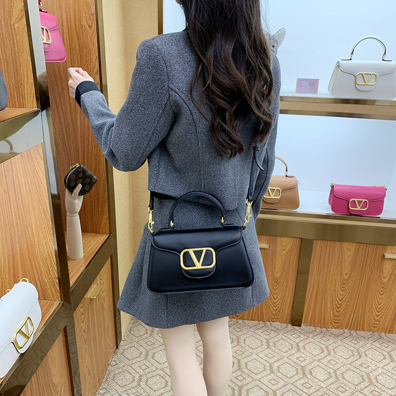 Designer bag free shipping Leather light luxury handbag chain new fashionable and versatile classic armpit bag for women white brown