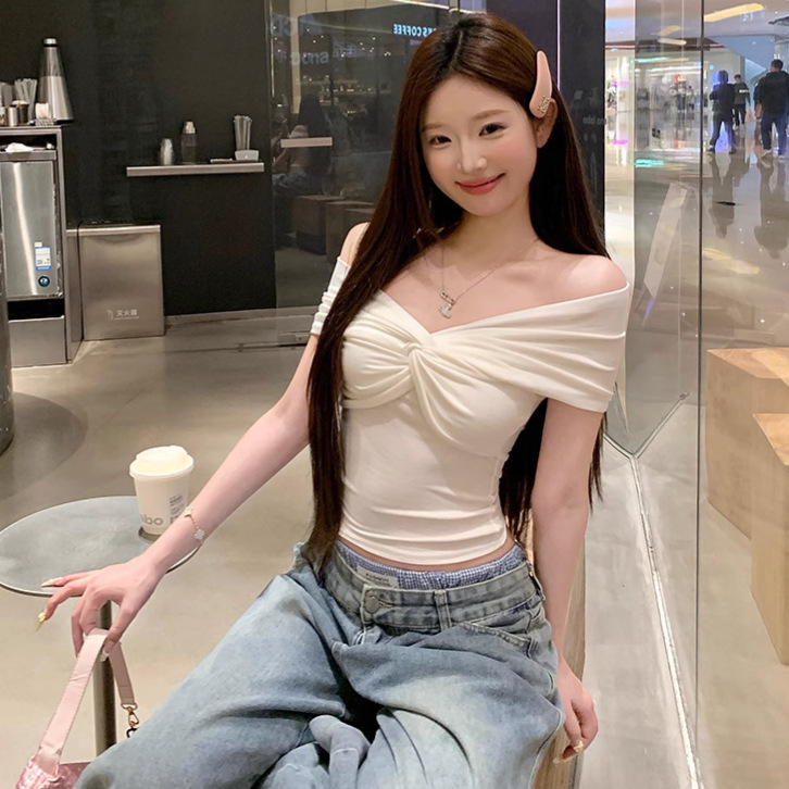 2025 off shoulder twisted design women's short sleeved T-shirt summer slim fit hot spicy girl slim fit white short bottom shirt top new designer 