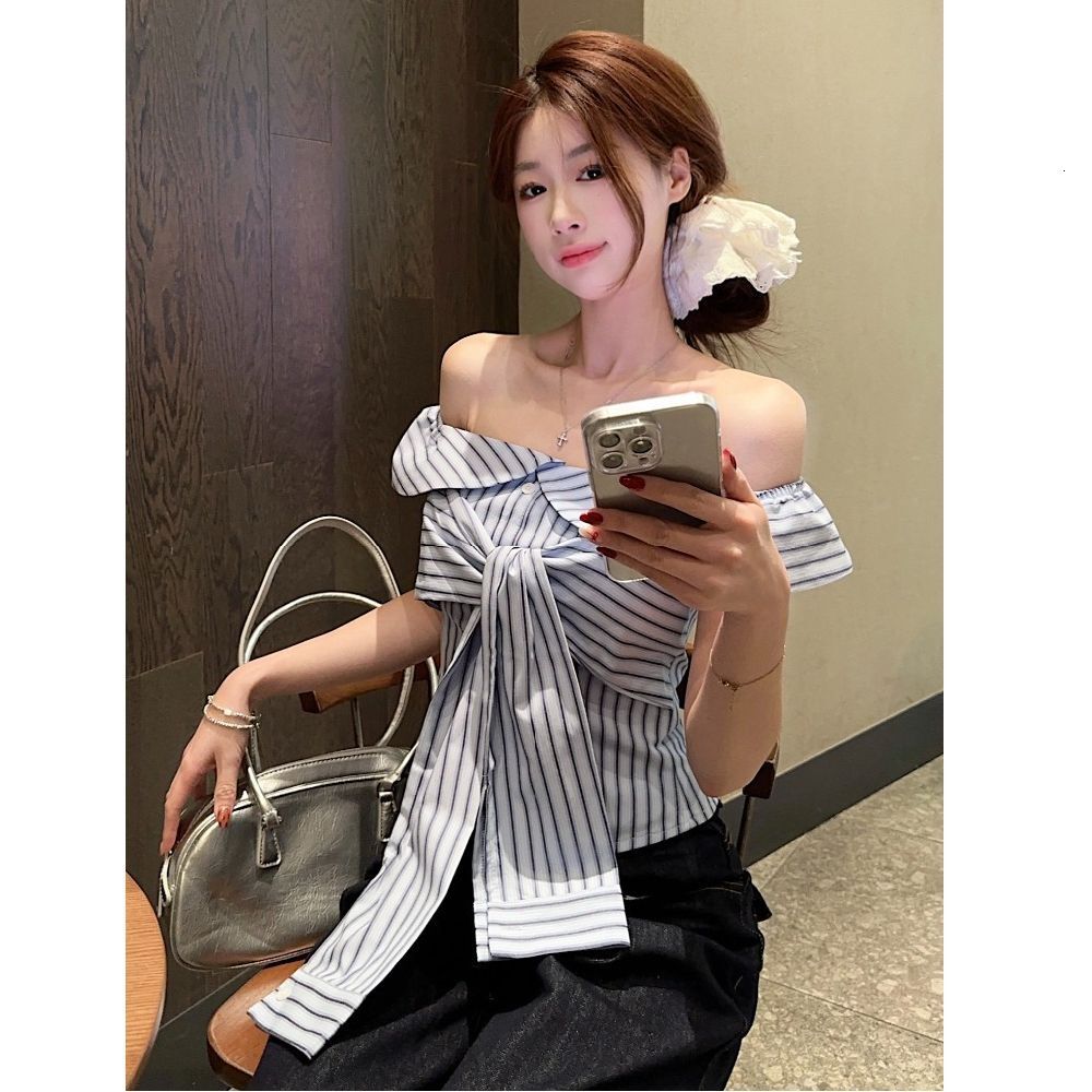 2025 Korean off shoulder blue women's top summer new tie slim fit design sense niche short sleeved striped shirt new designer T-shirt