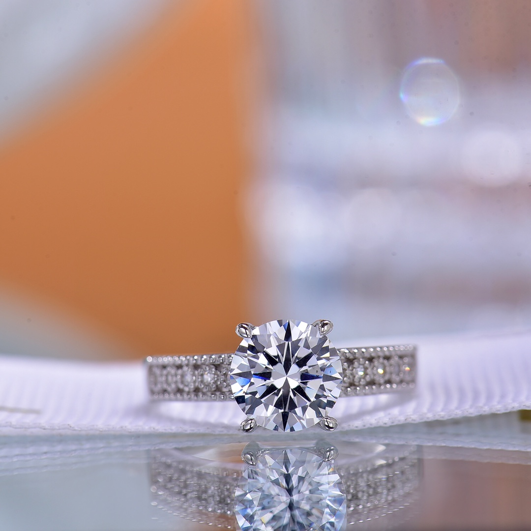 Starry Sky - Style Moissanite Ring - 2ct Center Stone, 925 Sterling Silver, Exquisitely Sparkling, Ideal for Proposals and Anniversaries