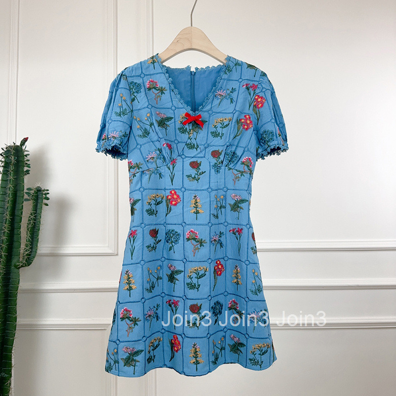 2025 Summer New French Style Slim Fit V-Neck Lace Embroidery Floral Short Sleeve Dress Short Skirt