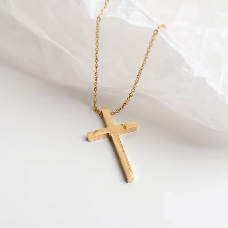 High Quality 18K Gold Plated Stainless Steel Cross Pendant Necklace Dainty Trendy Style for Women Men for Wedding Occasions