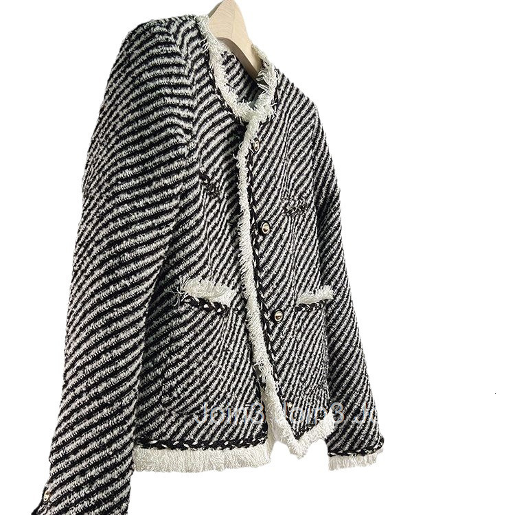 Autumn/Winter New Celebrity French Tweed Tassel Single breasted Small Fragrant Long Sleeve Coat Short Women