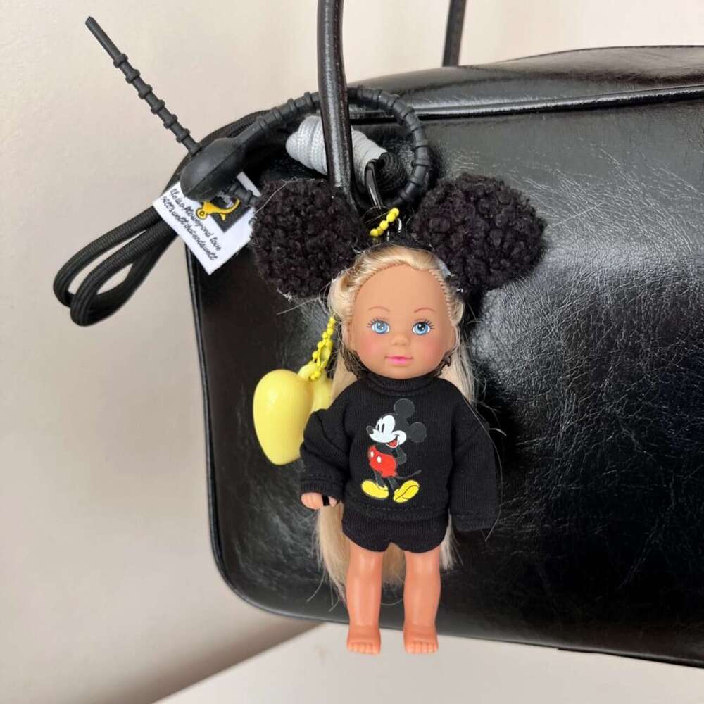 Showa Doll Pendant Vintage Cute Dopamine Girl Handmade Bag Keychain Niche Okayy