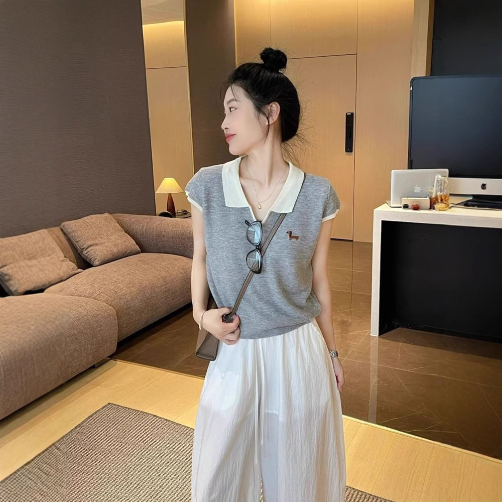 2025 Blue Ice Silk Collar Women's T-shirt Summer Regular Shoulder Color blocked Embroidered Short Sleeve Knitted V-neck Short Top New Designer T-
