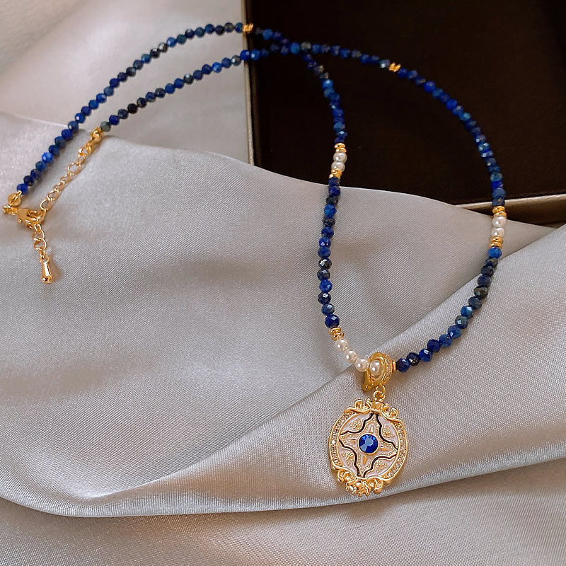 2025 New Vintage Micro Inlaid Pendant Blue Beaded Niche Design Light Collarbone Chain High-end Necklace Jewelry for Women