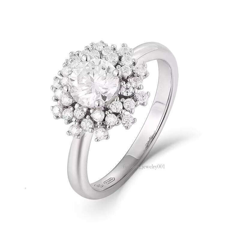 Luxurious Jewelry Women's Wedding Chrysolite Exquisite Flower Design Ring Manufacturer