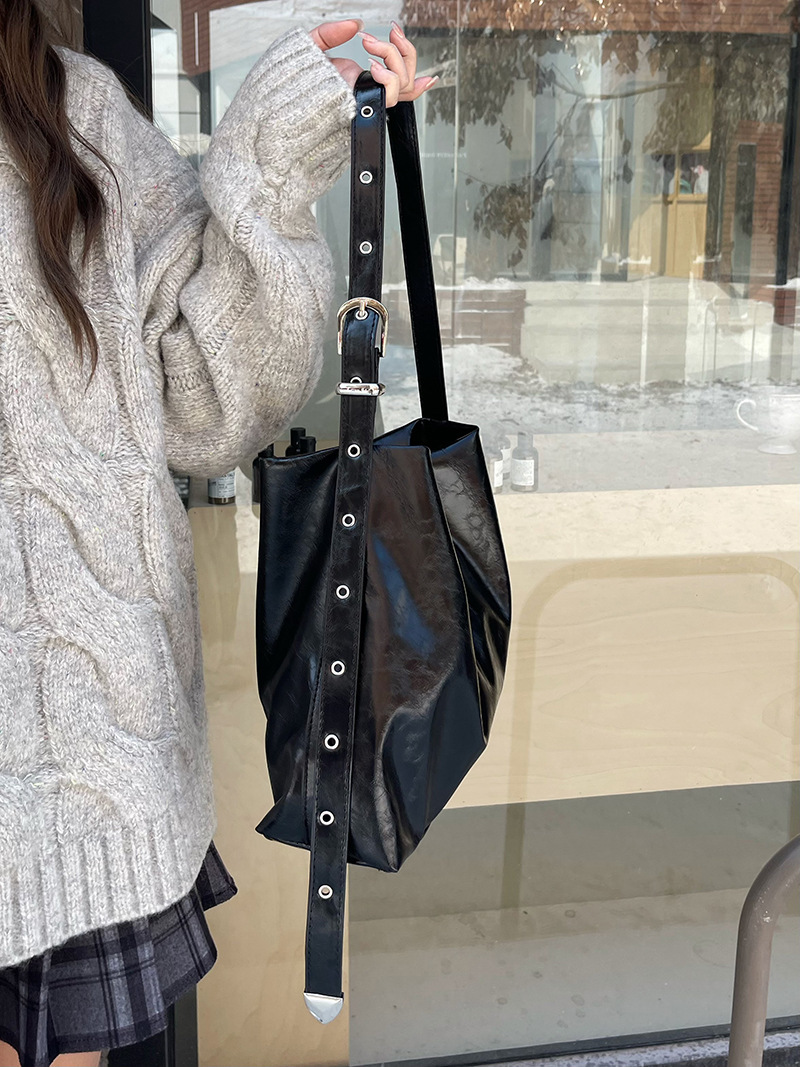 Luxury Bag Designer Bag 2025 New Black Soft Leather Large Capacity Commuter Casual Tote Bag For Women Korean Fashion Single Shoulder Crossbody Bag Tot