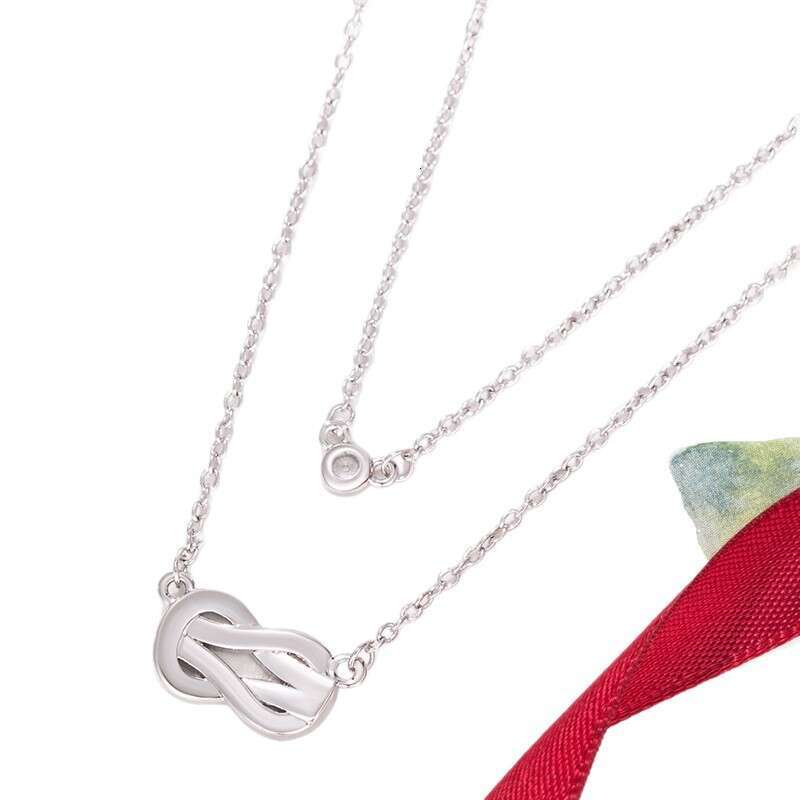 Fashion Horsebit Double Layer Necklace for Women High-end Design Sense Niche Light Personality Force10 Inlaid Dia Collarbone Chain