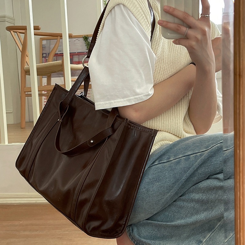 Designer Bag Minimalist Retro Texture Large Luxury Bag Capacity Commuter Bag Square Student Versatile Tote Bag Handheld Shoulder Crossbody Bag Trendy 