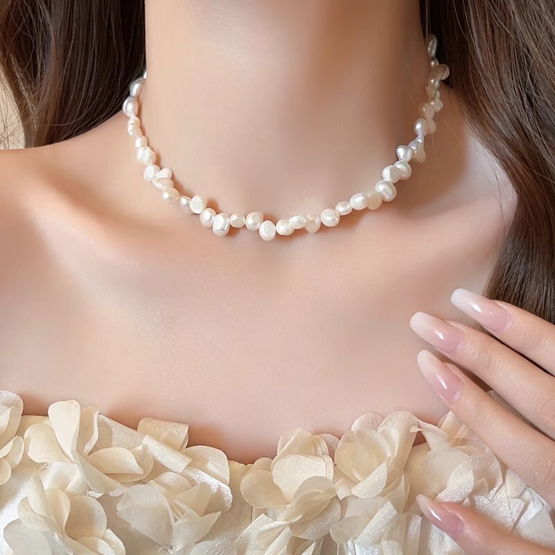 2025 New Irregular Baroque Natural Pearl Necklace for Women High-End Light Unique Collarbone Chain Jewelry for Women