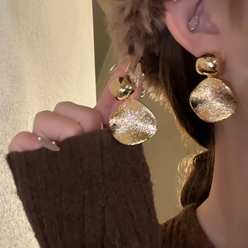 Sier Needle Square Pearl Round Pendant Metallic Studs Fashion Simple Niche Design Earrings