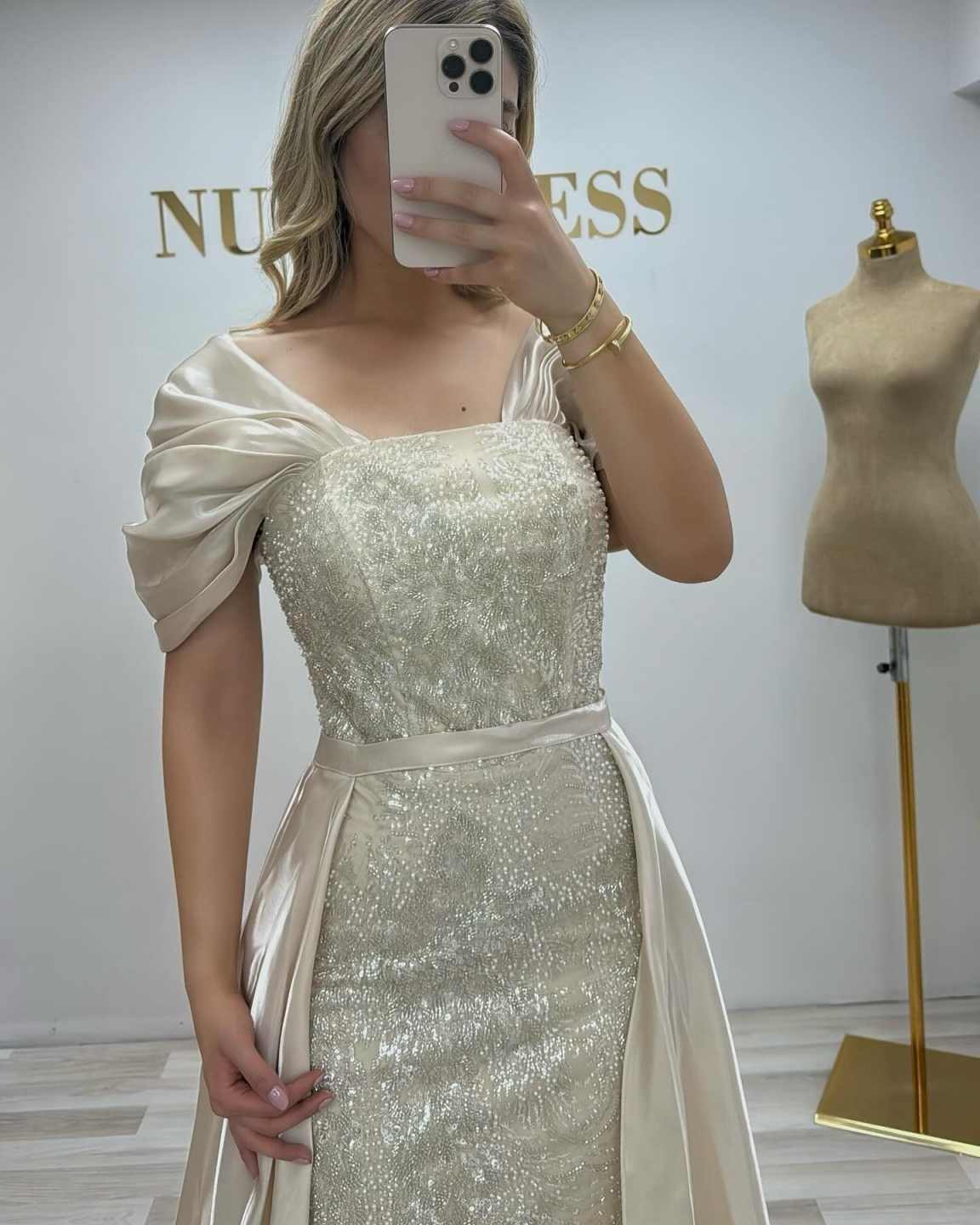 Classic Evening Dresses For Women Off Shoulder Sleeveless Gown Sequins Detachable Train Dress Party Customized Dress