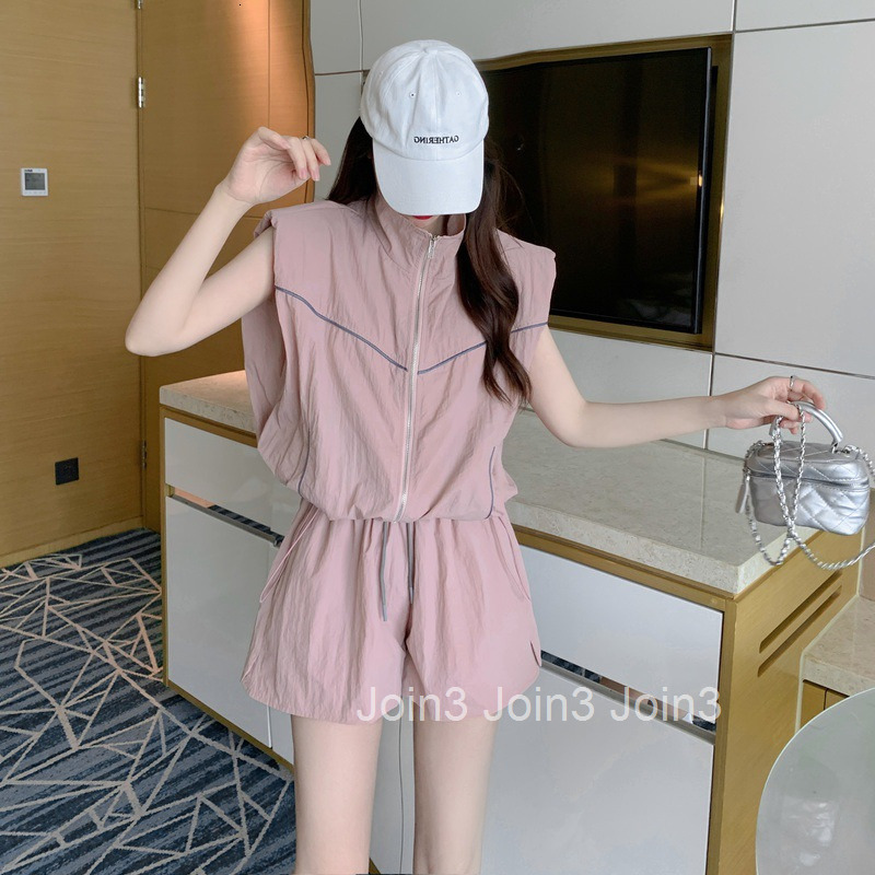 New Summer Shorts Two-Piece Sports Stand Collar Zipper Sleeveless Top Elastic Waist Shorts Set for Women Casual