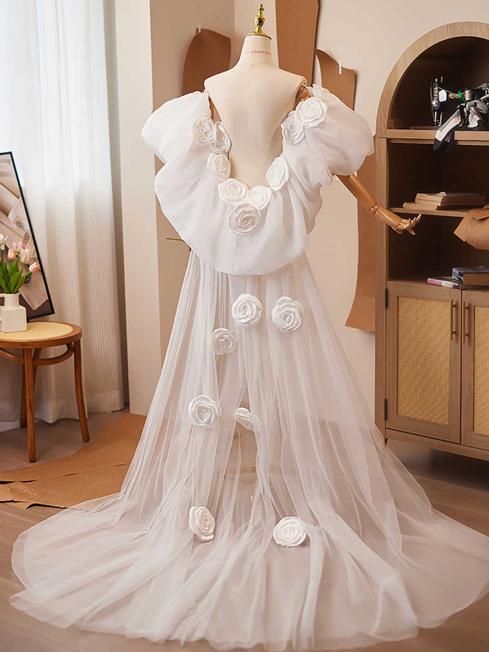 Fashion Wedding Wrap White Handmade Rose Flowers Bride Shawl Princess Appliques 220cm Length Bridal Cape High Quality Customized