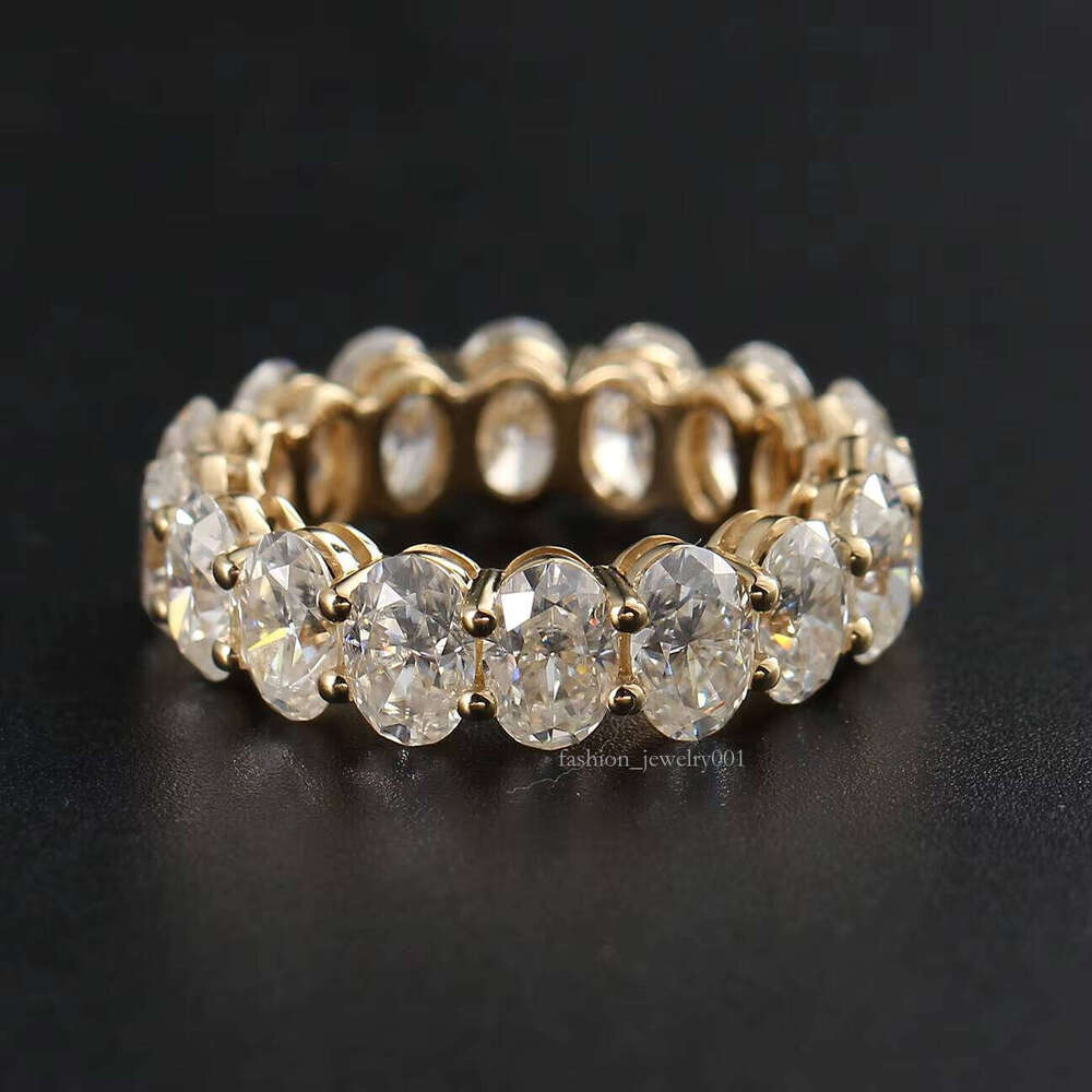 Luxurious Full Silicon Stone Diamond Ring with Band