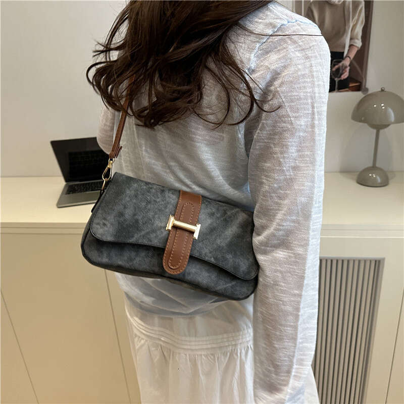 Elegant Underarm 2025 Spring Summer Korean Version Simple Stylish Small Square High-end Feel Single Shoulder Crossbody Women's Bag