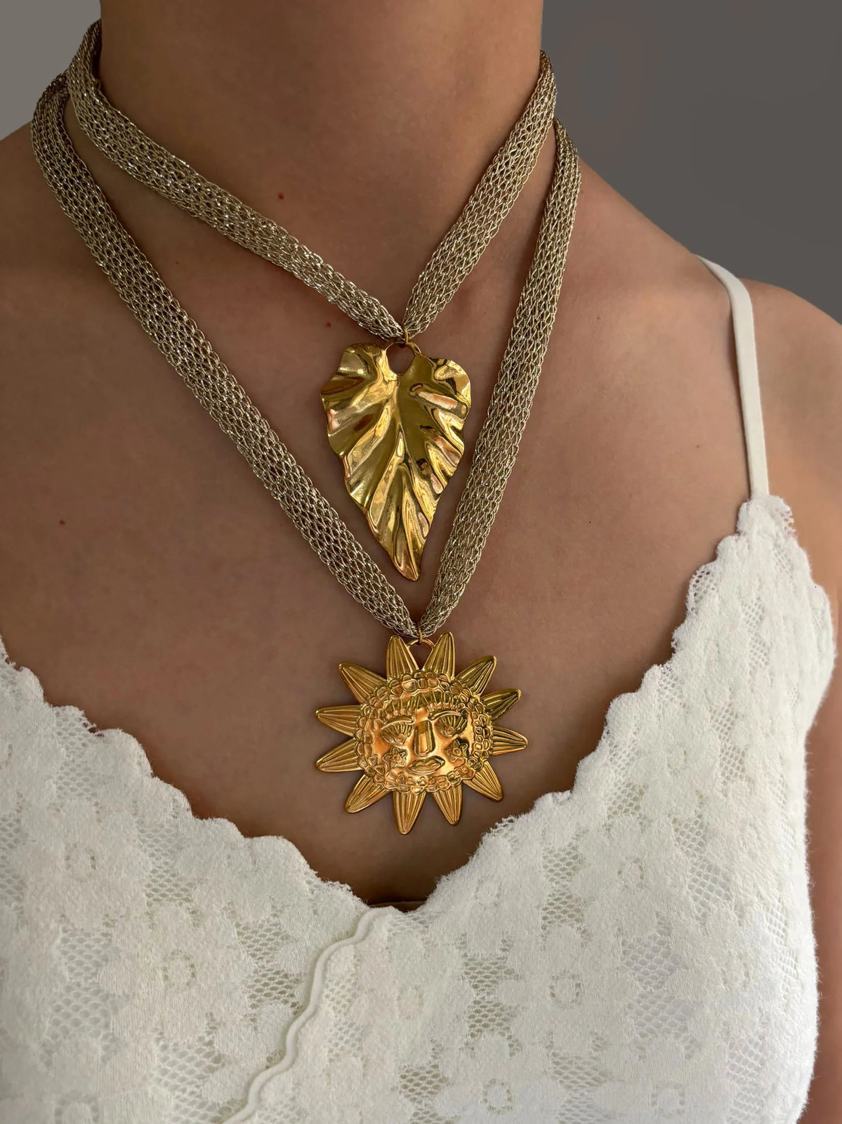 GHIDBK Stainless Steel Exaggerated White Resin Conch Leaf Sun Pendant Necklace for Women Trendy Knitted Mesh Belt Chain 2025 250729