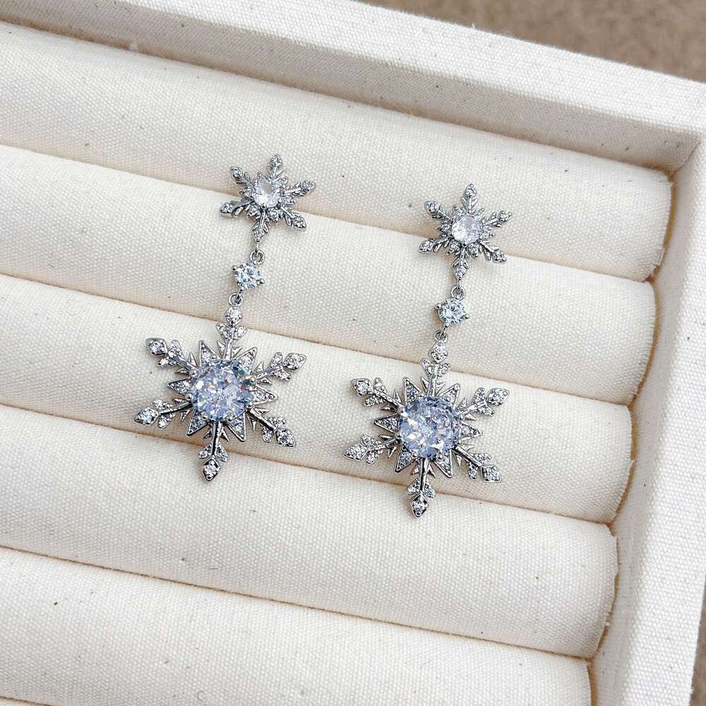 New Fashion Design Mid-Length Earrings High-End Micro-Inlaid Snowflake Exaggerated Unique Cool Super Shiny 479