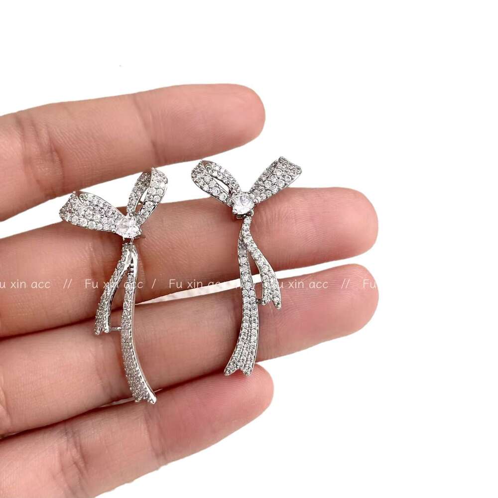Luxurious Elegant Bowknot Earrings, Unique and Sophisticated Studs, High-end Jewelry for Women Without Pierced Ears, Mosquito Coil Ear Clips f2f