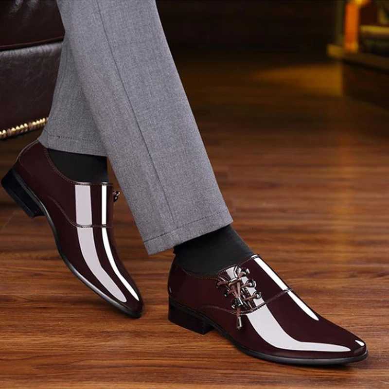 Mens Casual Leather Shoes Bright Casual Mens Dress Shoes Men Business Dress Leather Shoes Pointed Toe Slip-On Men Wedding Shoe Y250730